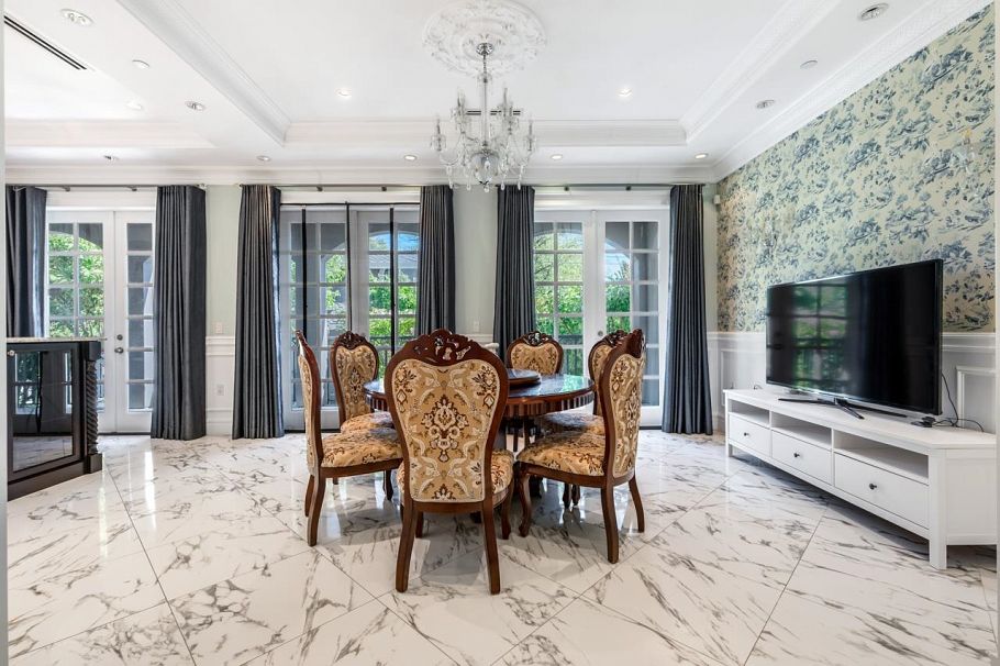 738 W 54th Avenue Vancouver, BC - 9