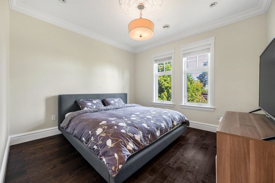 738 W 54th Avenue Vancouver, BC - 29