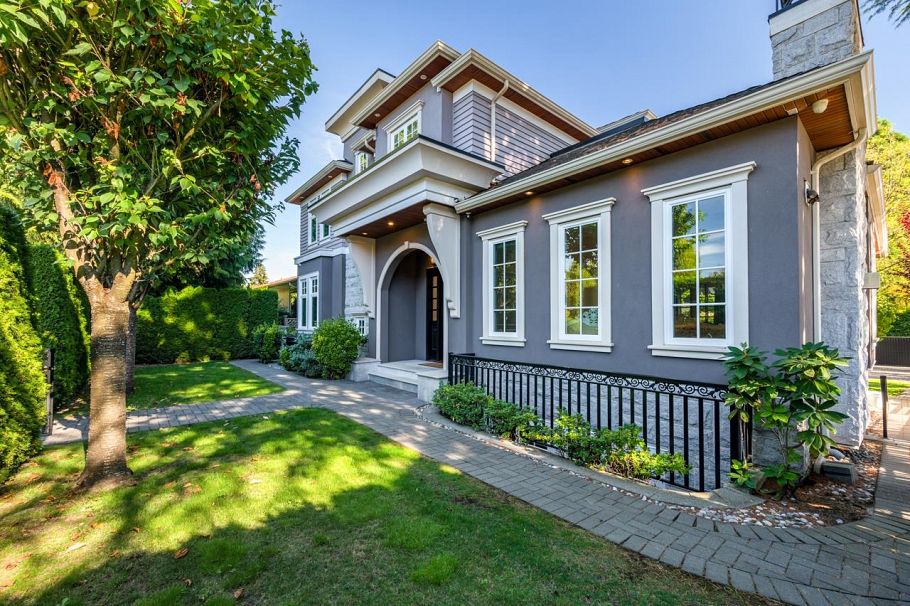 738 W 54th Avenue Vancouver, BC - 3