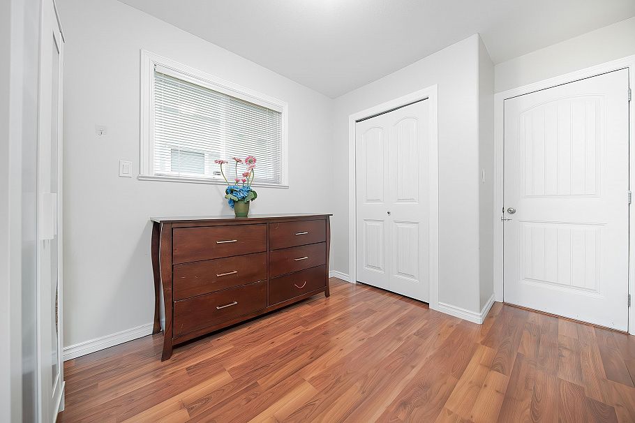 3320 E 43rd Avenue Vancouver, BC - 5