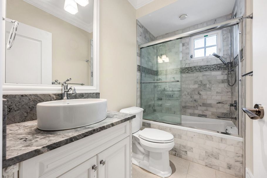 738 W 54th Avenue Vancouver, BC - 28