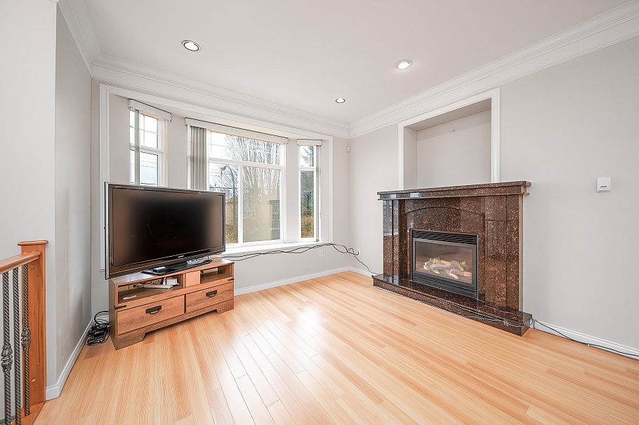 3320 E 43rd Avenue Vancouver, BC - 7