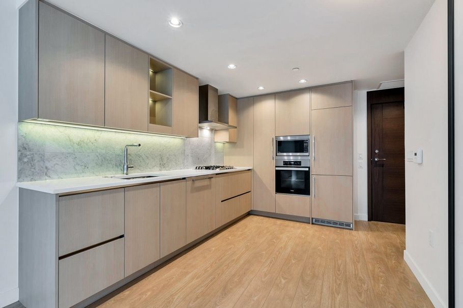 612 89 Nelson Street Vancouver, BC - 4