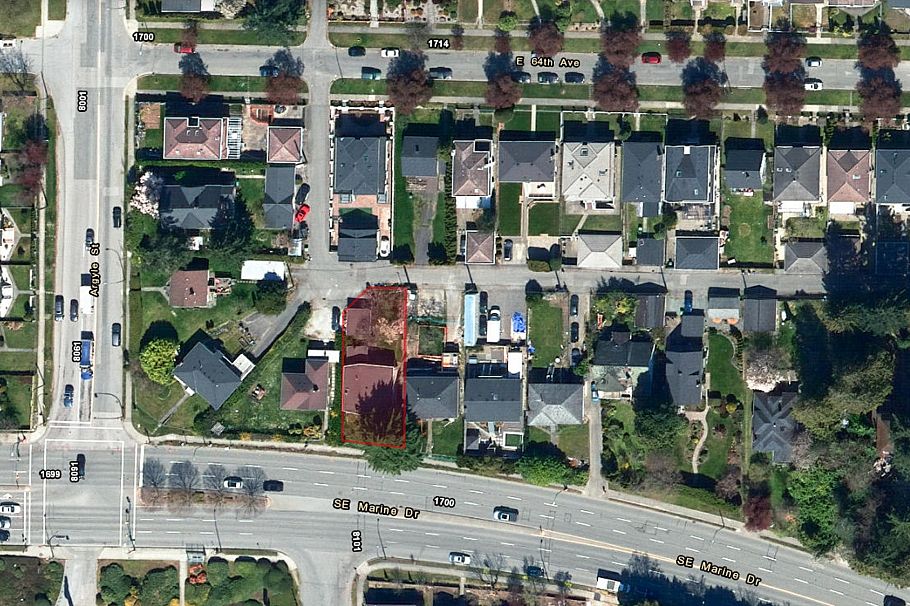 1727 SE Marine Drive Vancouver, BC - 2