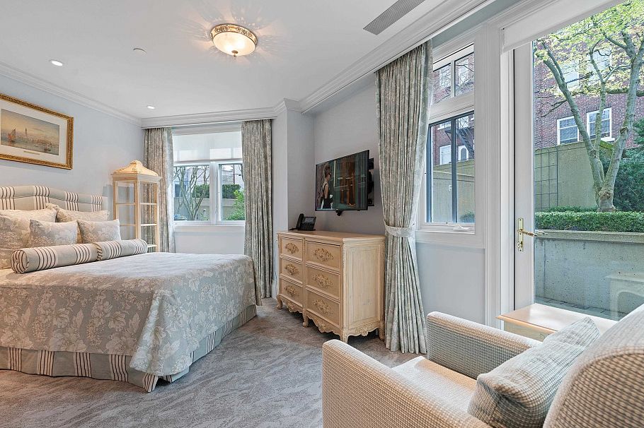 1B 1596 W 14th Avenue Vancouver, BC - 30