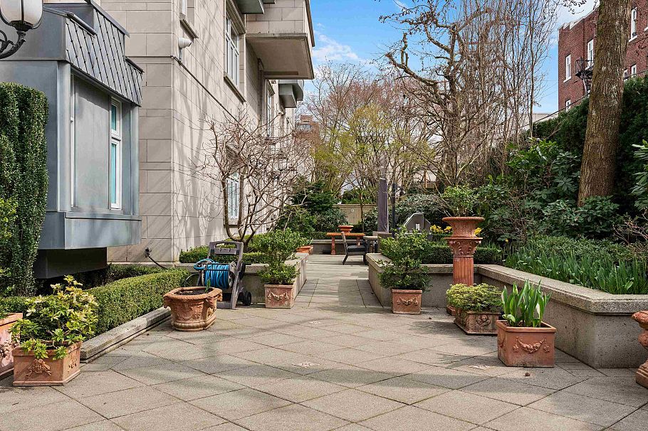 1B 1596 W 14th Avenue Vancouver, BC - 33