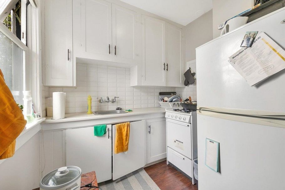 482 W 17th Avenue Vancouver, BC - 18