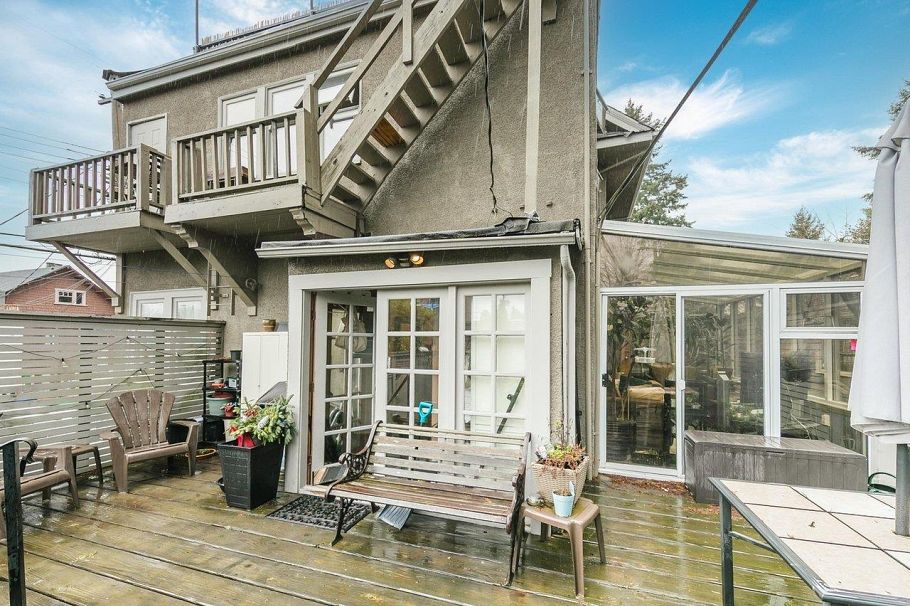 482 W 17th Avenue Vancouver, BC - 9