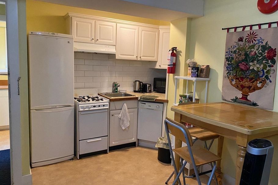 387 W 13th Avenue Vancouver, BC - 7