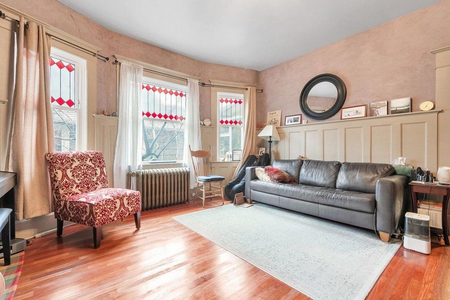 482 W 17th Avenue Vancouver, BC - 4