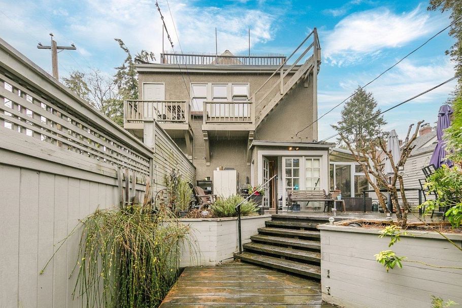 482 W 17th Avenue Vancouver, BC - 39