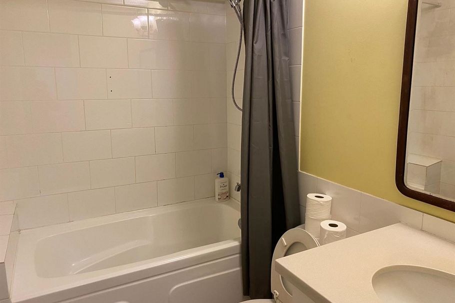 387 W 13th Avenue Vancouver, BC - 11