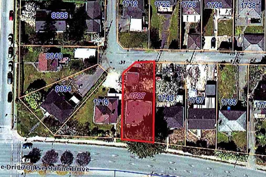 1727 SE Marine Drive Vancouver, BC - 3