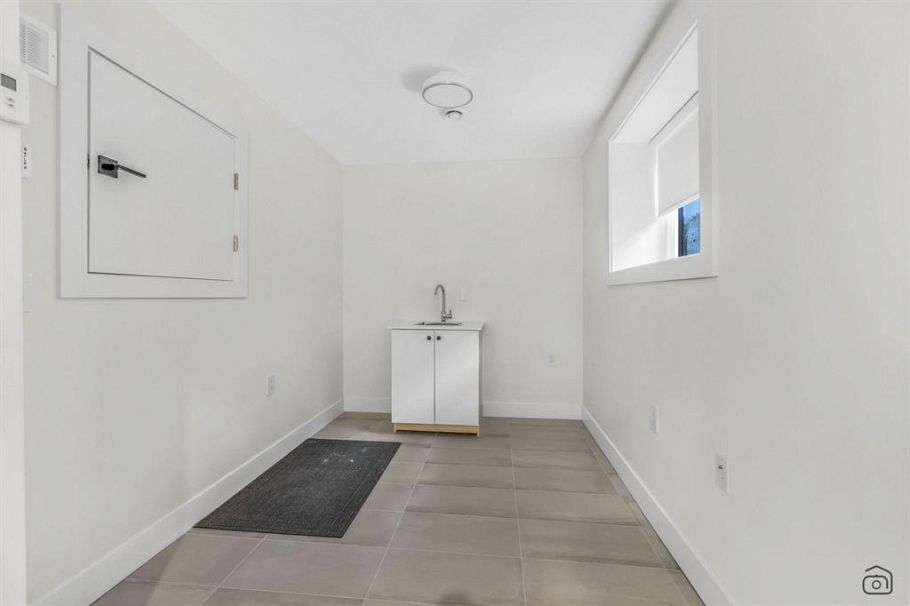 718 E 62nd Avenue Vancouver, BC - 8