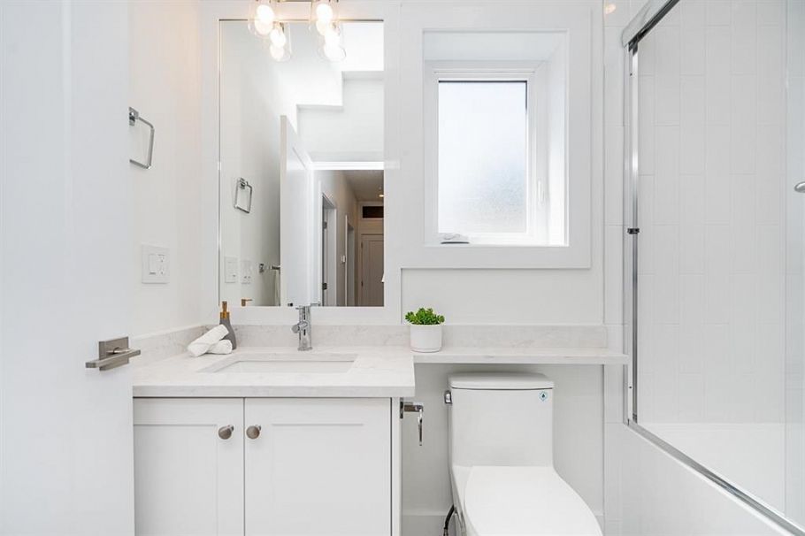 718 E 62nd Avenue Vancouver, BC - 4