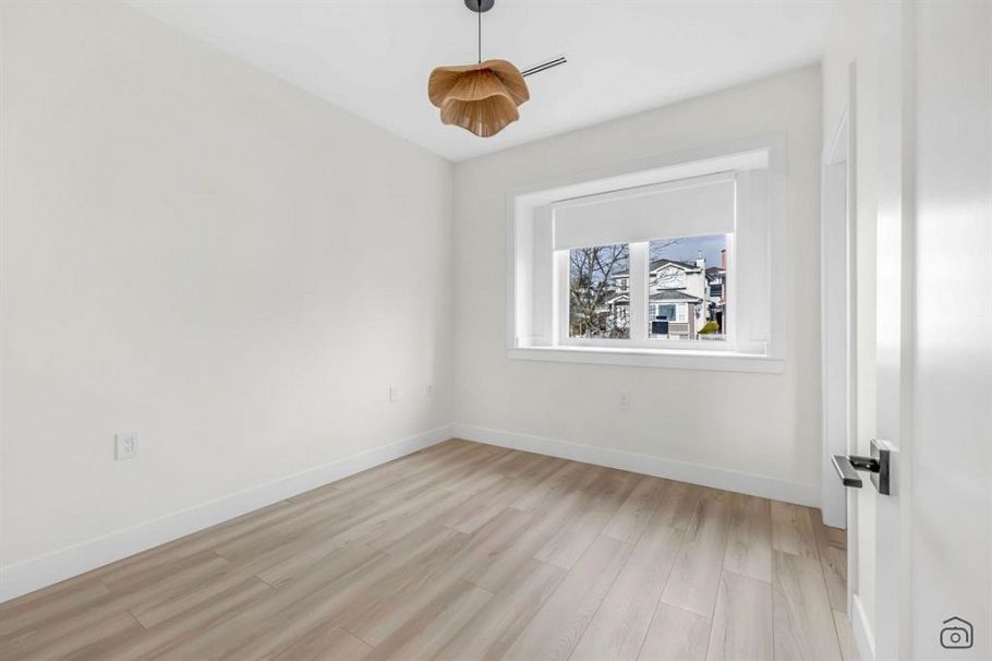 718 E 62nd Avenue Vancouver, BC - 11