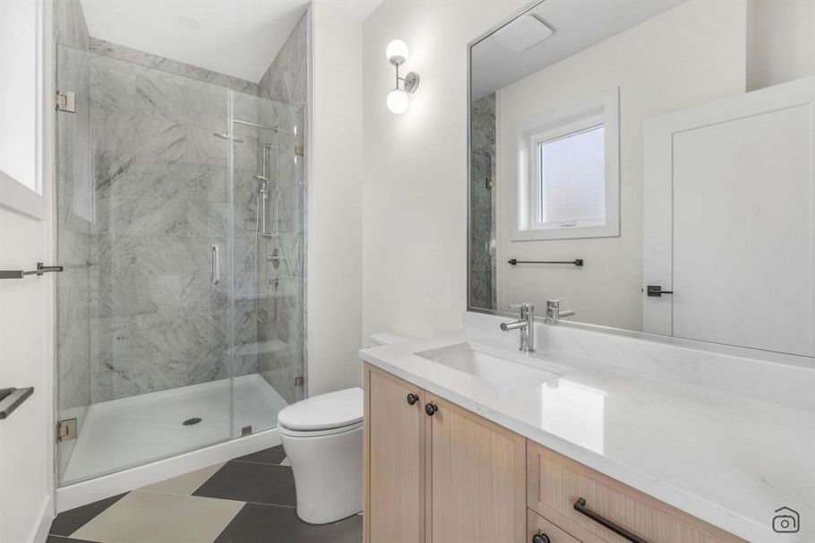 718 E 62nd Avenue Vancouver, BC - 9