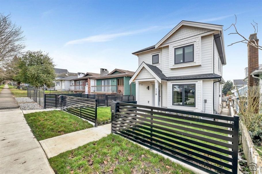 718 E 62nd Avenue Vancouver, BC - 2