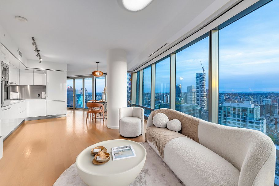 4102 1151 W Georgia Street Vancouver, BC - 6