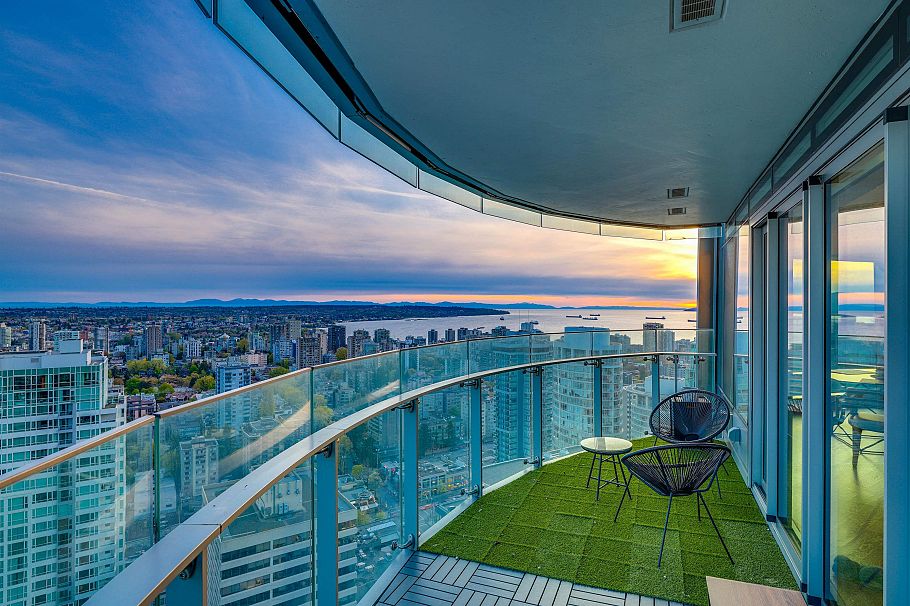 4102 1151 W Georgia Street Vancouver, BC - 2