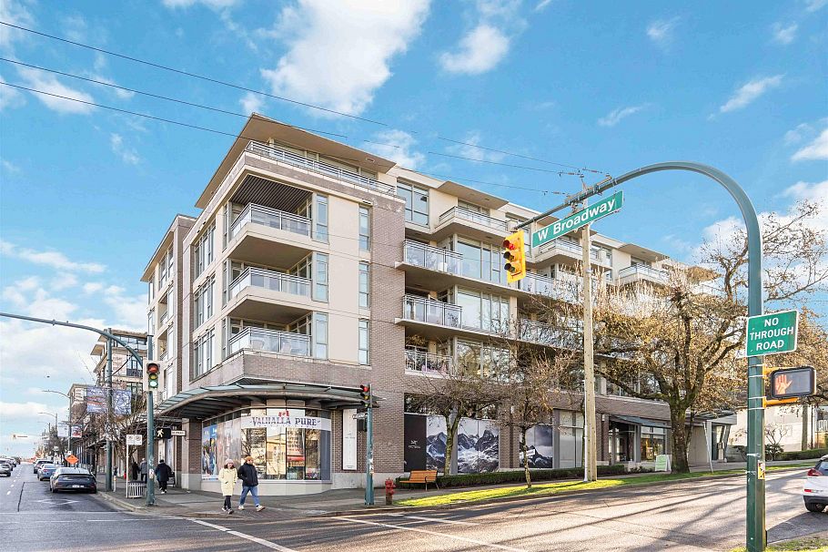 307 2520 Manitoba Street Vancouver, BC - 3