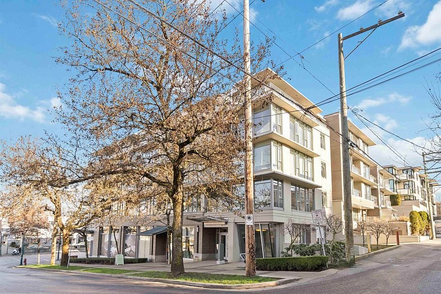 307 2520 Manitoba Street Vancouver, BC - 2