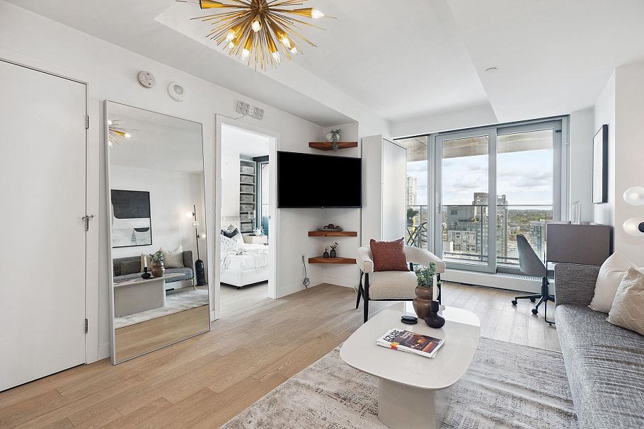 3809 1480 Howe Street Vancouver, BC - 2