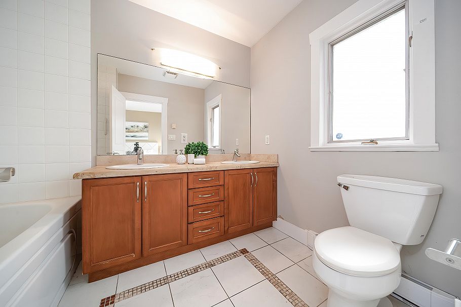 2862 W 22nd Avenue Vancouver, BC - 18