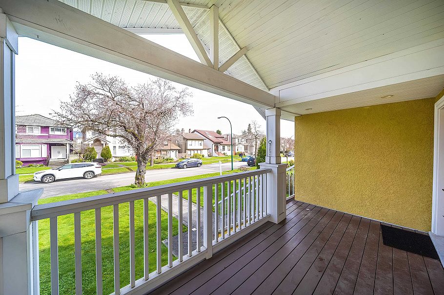 2862 W 22nd Avenue Vancouver, BC - 3