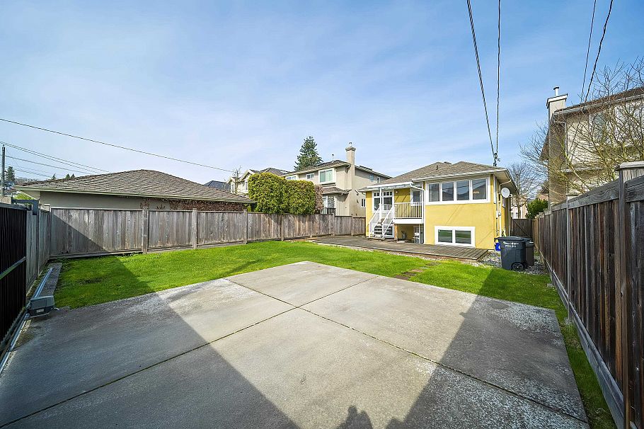 2862 W 22nd Avenue Vancouver, BC - 25