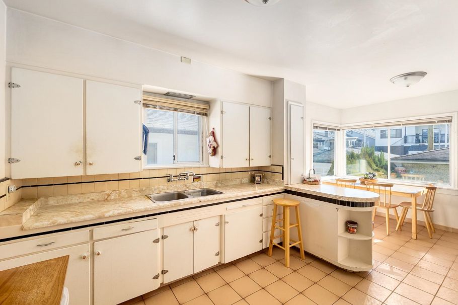 2550 Parker Street Vancouver, BC - 4