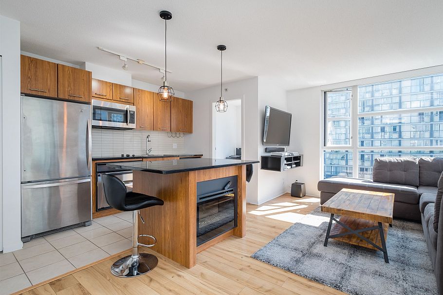 608 1199 Seymour Street Vancouver, BC - 1
