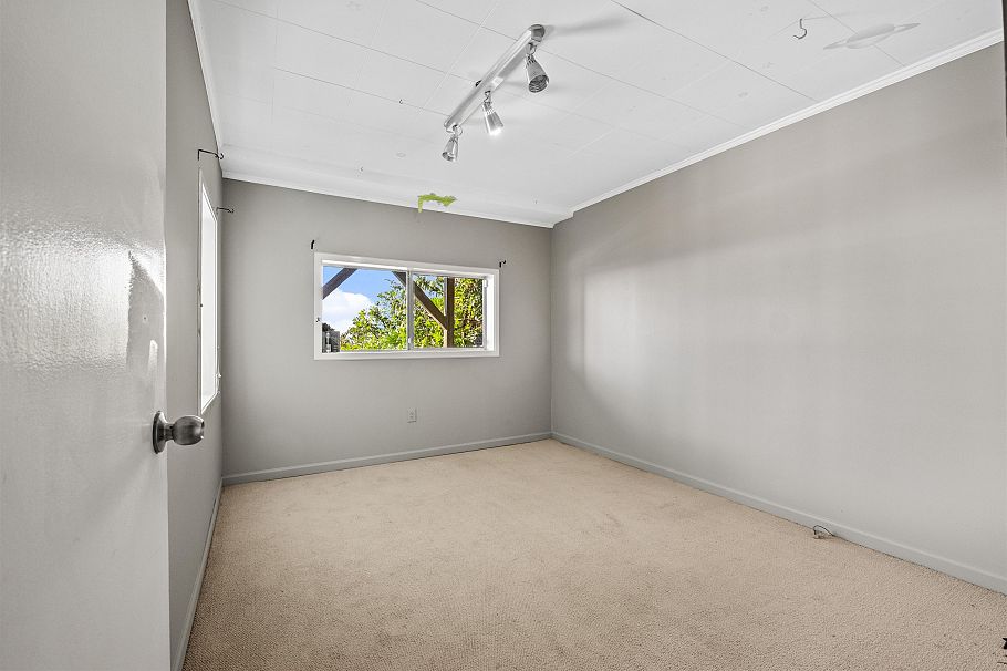 353 Newdale Court North Vancouver, BC - 30