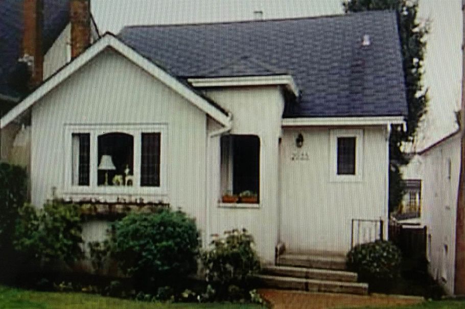 2935 E 29th Avenue Vancouver, BC - 1