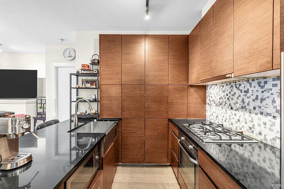 2002 565 Smithe Street Vancouver, BC - 9