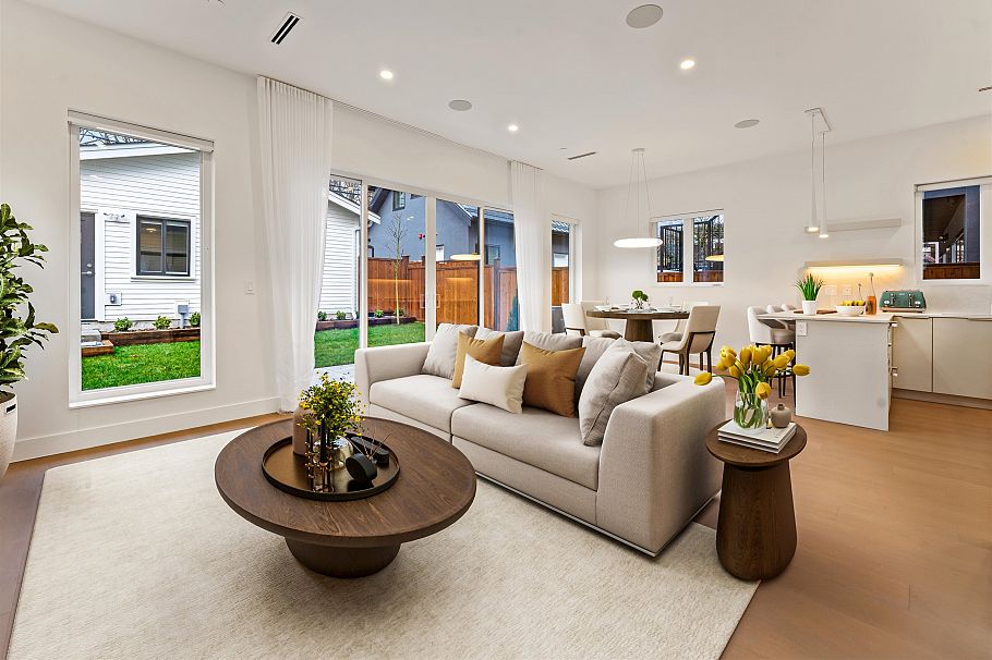 2 2241 E 8th Avenue Vancouver, BC - 1