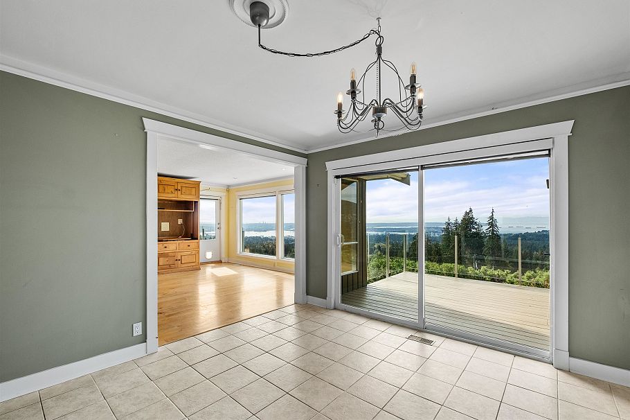 353 Newdale Court North Vancouver, BC - 10