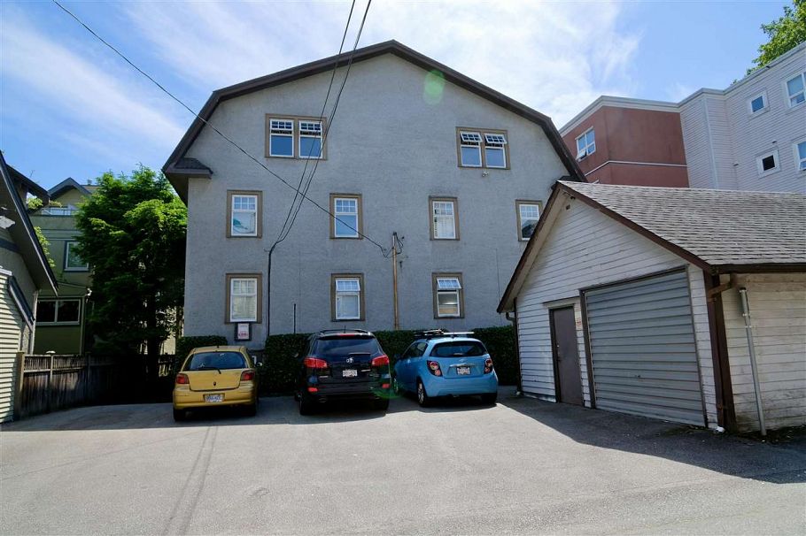 875 W 14th Avenue Vancouver, BC - 5