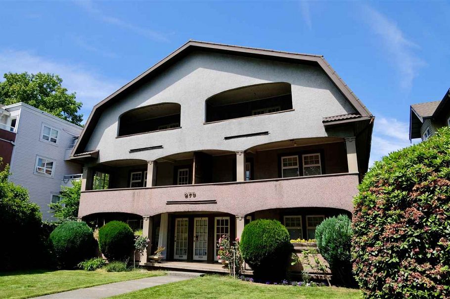 875 W 14th Avenue Vancouver, BC - 1