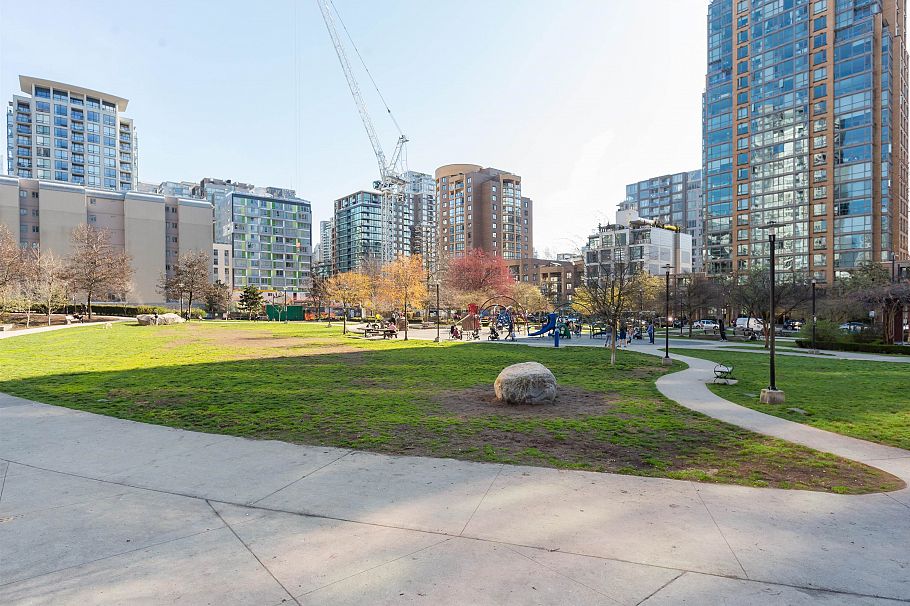 608 1199 Seymour Street Vancouver, BC - 25