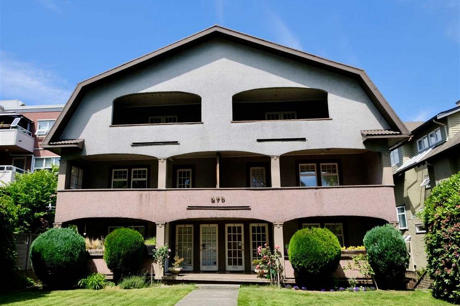 875 W 14th Avenue Vancouver, BC - 2