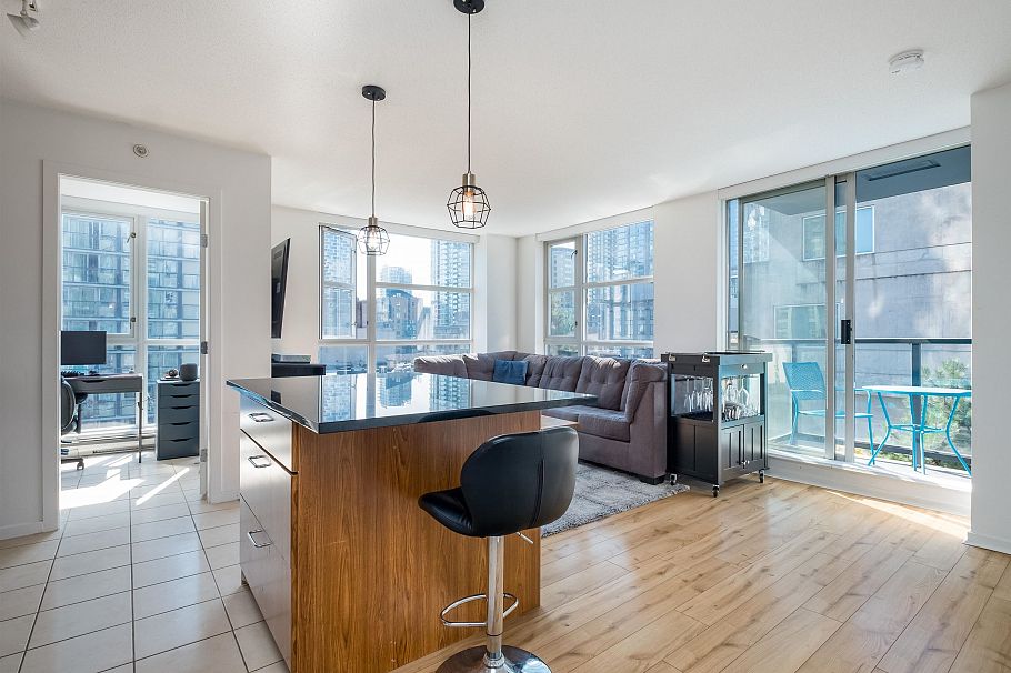 608 1199 Seymour Street Vancouver, BC - 2