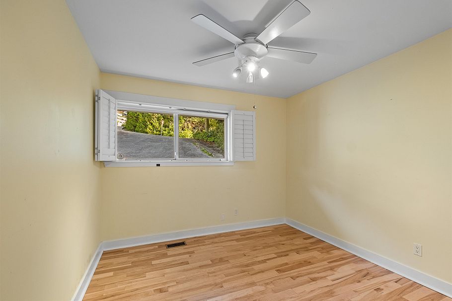 353 Newdale Court North Vancouver, BC - 27