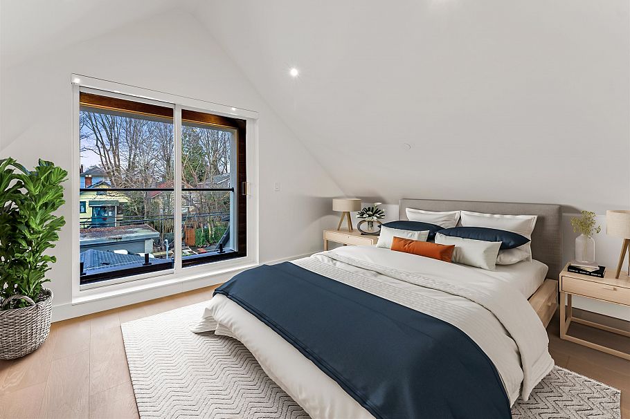 2 2241 E 8th Avenue Vancouver, BC - 9