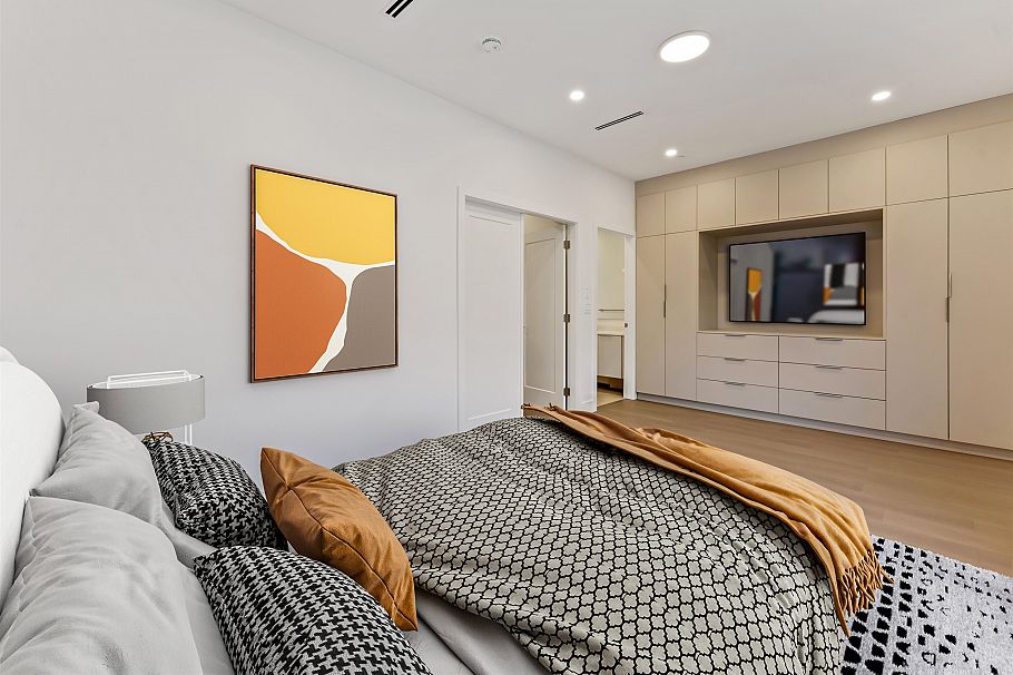 2 2241 E 8th Avenue Vancouver, BC - 8