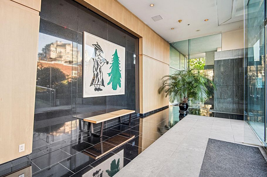 901 1550 W 15th Avenue Vancouver, BC - 3