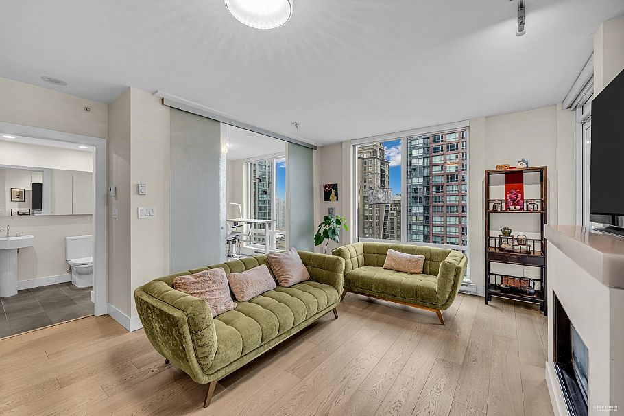 2002 565 Smithe Street Vancouver, BC - 4