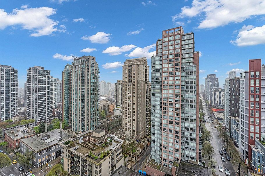 2002 565 Smithe Street Vancouver, BC - 25