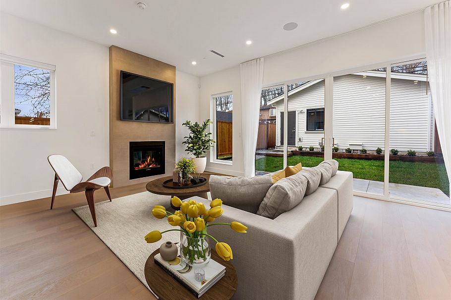 2 2241 E 8th Avenue Vancouver, BC - 3