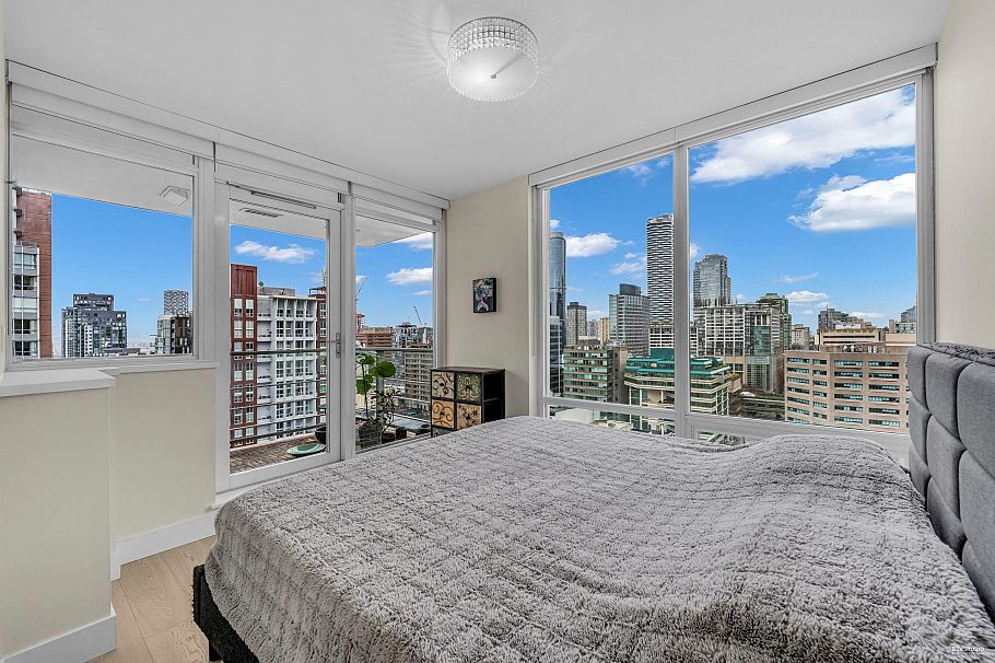 2002 565 Smithe Street Vancouver, BC - 15